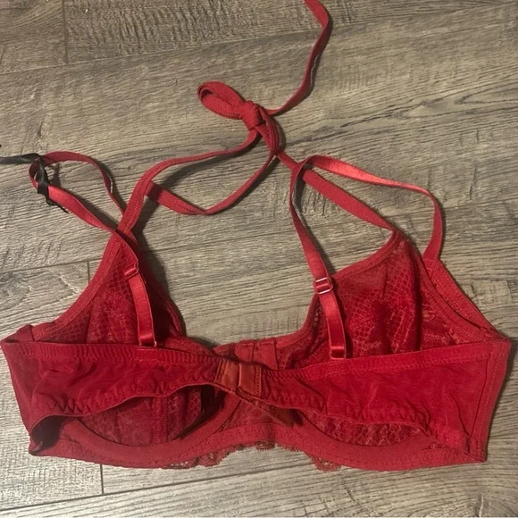 Contradiction by Poir Moi Red Lace Lingerie Set 34C with UK 10 - Picture 3 of 3